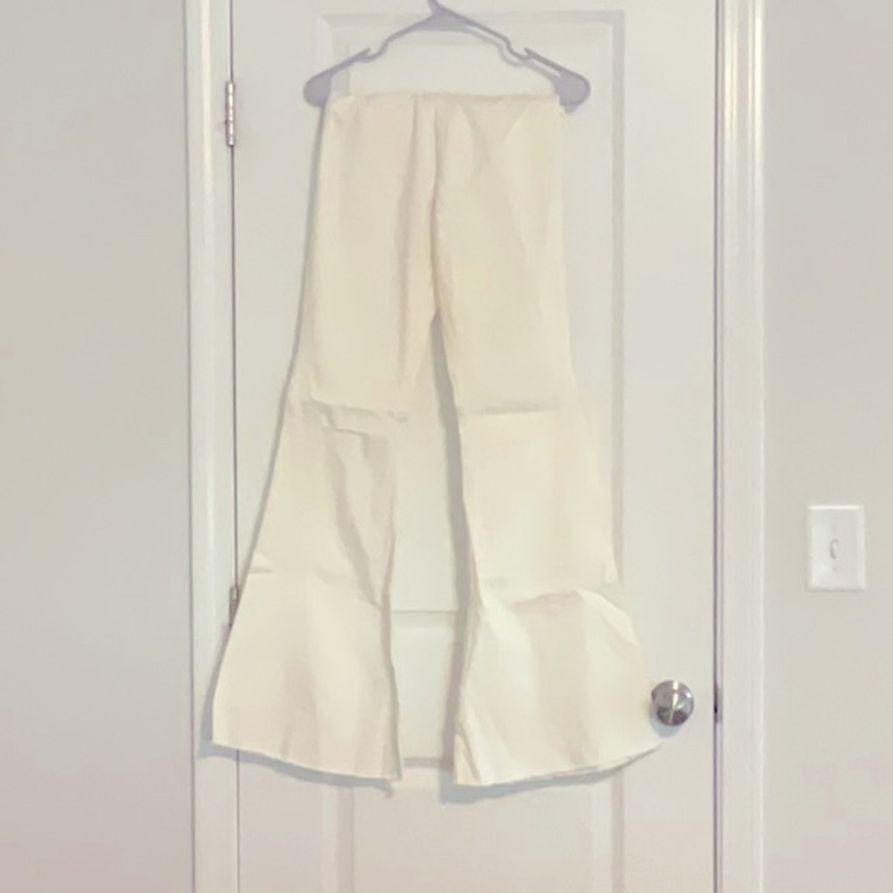 Medium white wide leg jeans